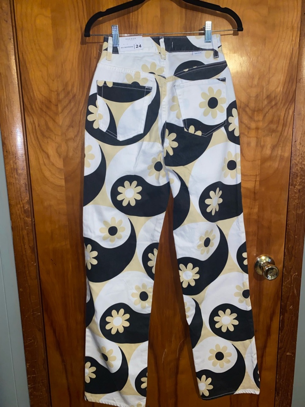 PacSun 90's Boyfriend Floral Yin&Yang Print Jeans in White, Black, Yellow NWT